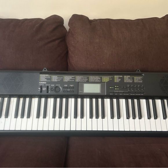 Casio Electric Piano Used a handful of times . Slight scratches on cornerCT-1100 - Picture 1 of 7
